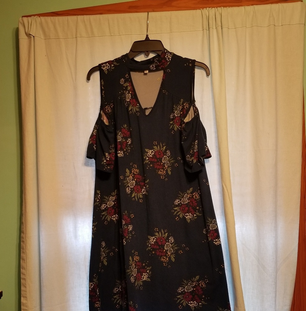 🌞 Flower print cold shoulder dress 🌞